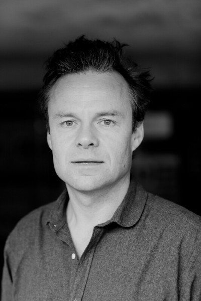 Jamie Glover (Ian)