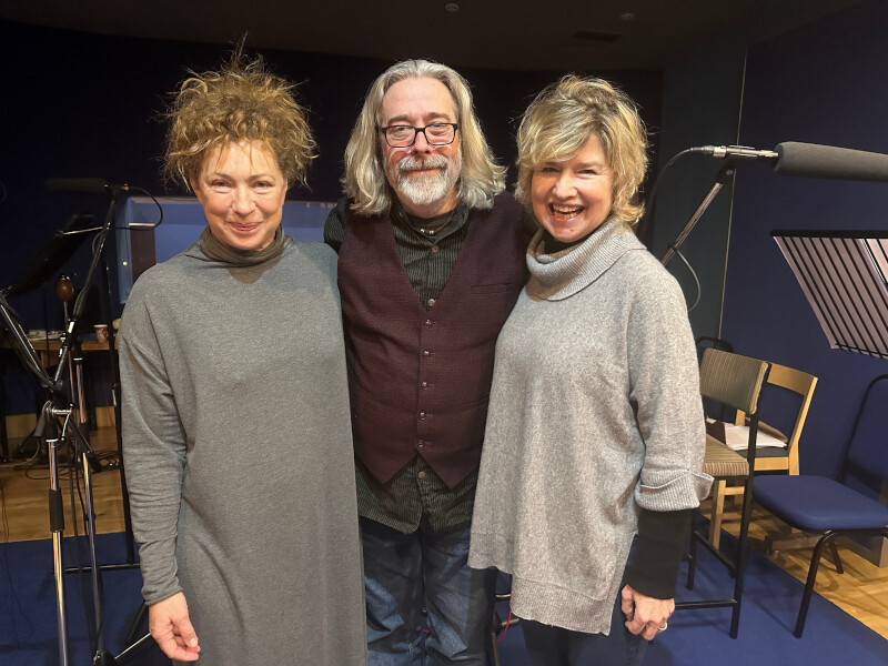 Alex Kingston, Andrew James Spooner, Issy Van Randwyck